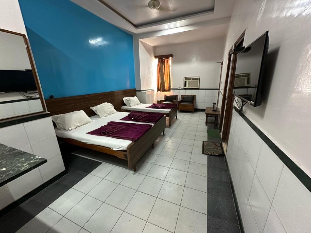 New Royal Hotel Delhi  Bagian luar foto